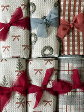 Load image into Gallery viewer, Elegant Wreaths Kitchen Waffle Towel
